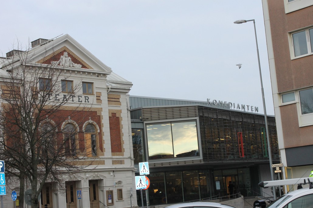 så här hänger bibliotek och teater ihop.